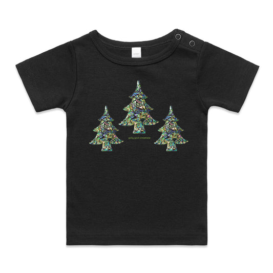A paua christmas trees wee tee from Golly Gosh Creations. Crafted from sparkling paua shells. A quality black cotton garment available from 0 - 24 months.
