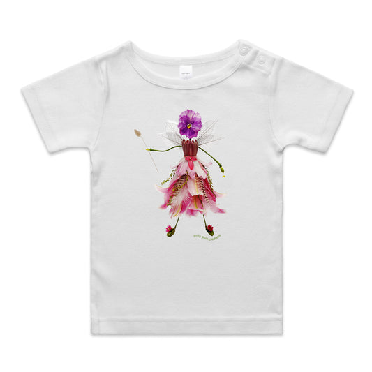 A flower fairy wee tee from Golly Gosh Creations. Crafted from dainty fresh flowers. A quality white cotton garment available from 0 - 24 months.
