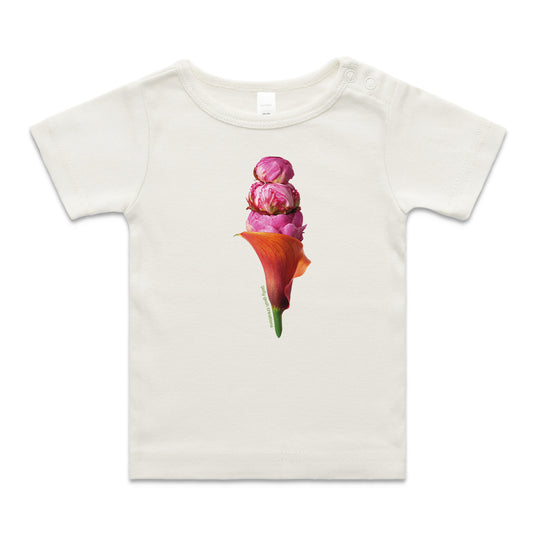 A peony ice cream wee tee from Golly Gosh Creations. This organic cotton garment comes in sizes 0 - 24 months. Colour natural. Crafted from pretty fresh flowers.